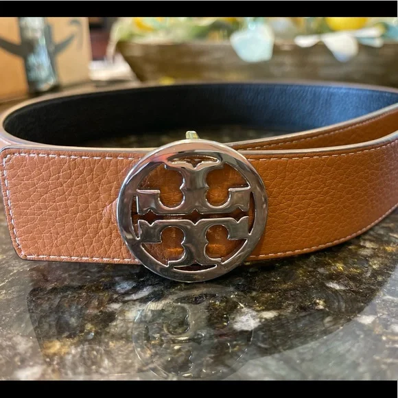 Authentic Tory Burch Reversible Belt in excellent condition